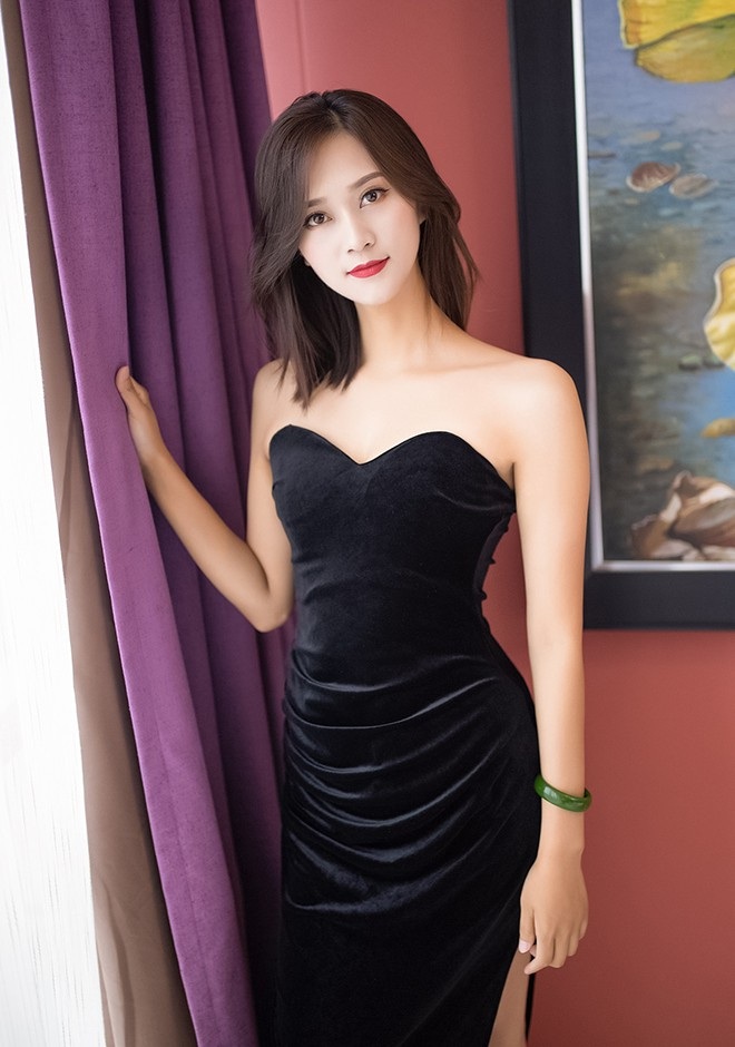 Single girl Qiufen (Fanny) 33 years old