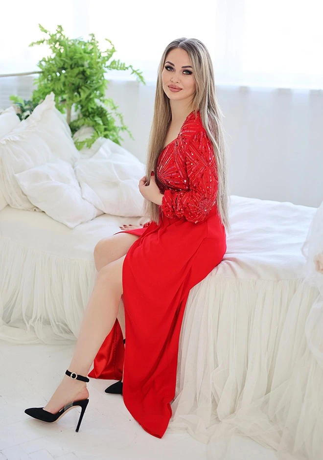 Single girl Elena 37 years old