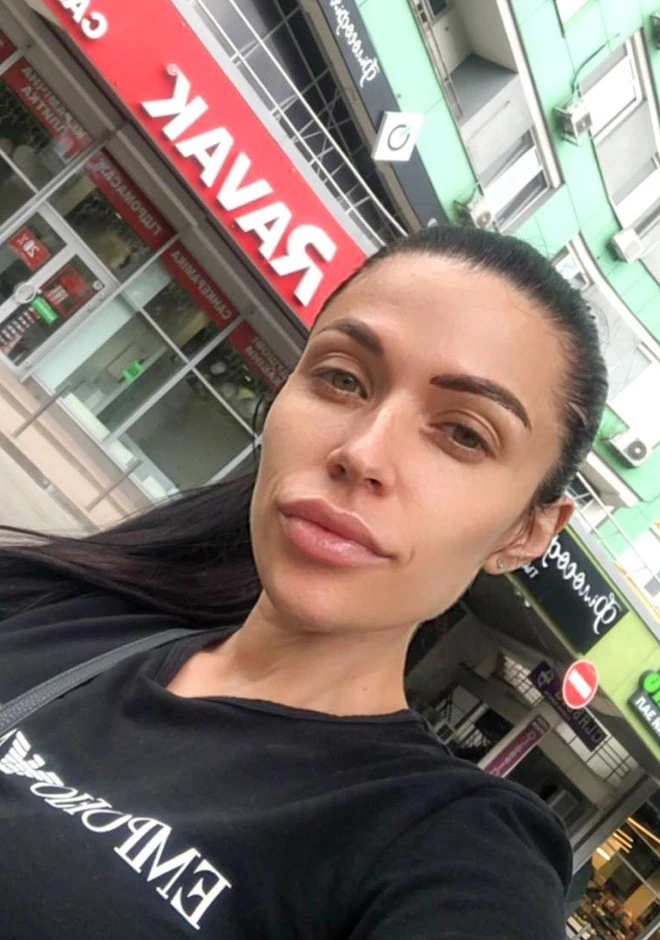Single girl Polina 42 years old