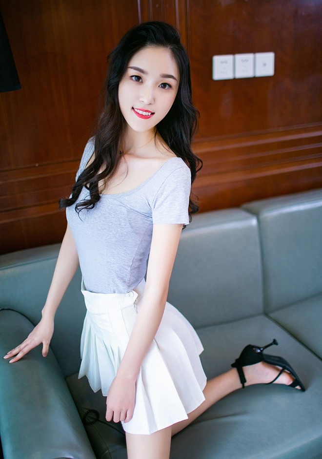 Single girl Wenwen 27 years old
