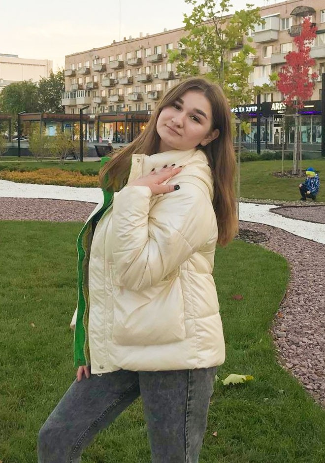 Single girl Yaroslava 19 years old