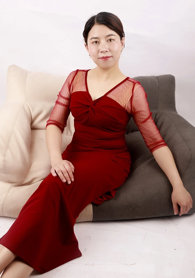 Single girl Fu Rong 39 years old