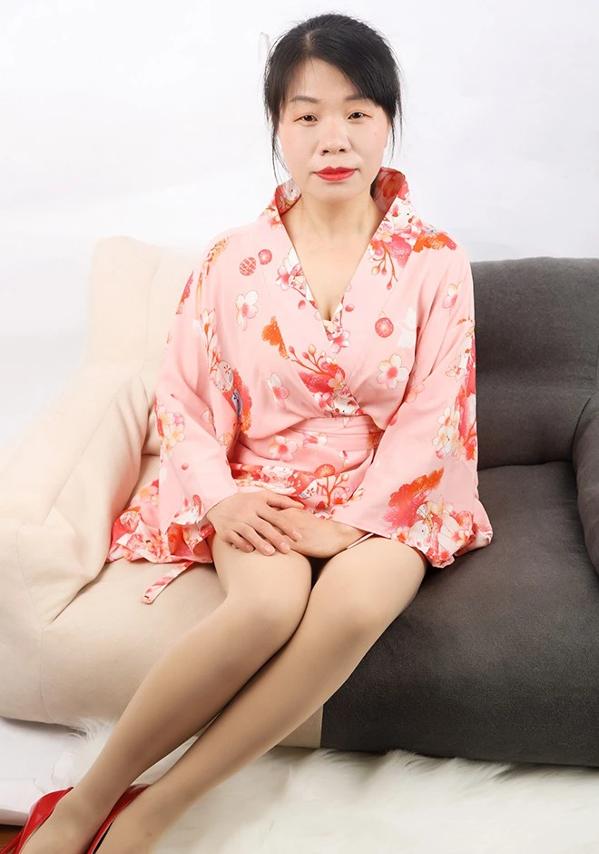 Single girl Xin Lan 41 years old