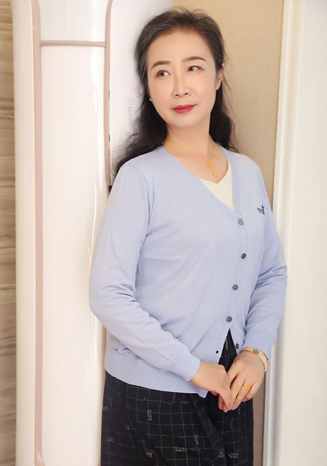 Single girl Hong 65 years old