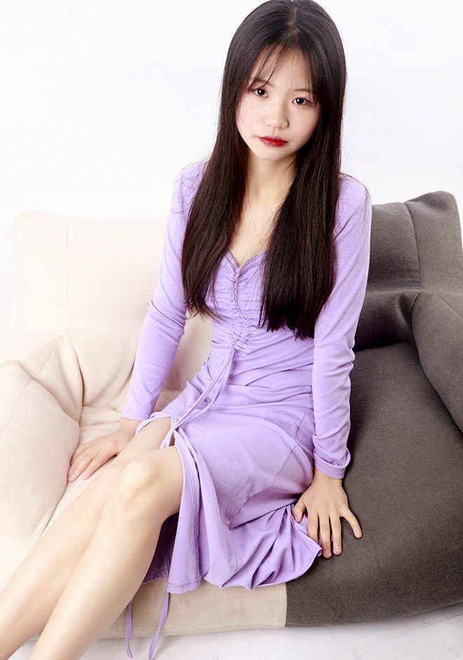 Single girl Zilan 19 years old