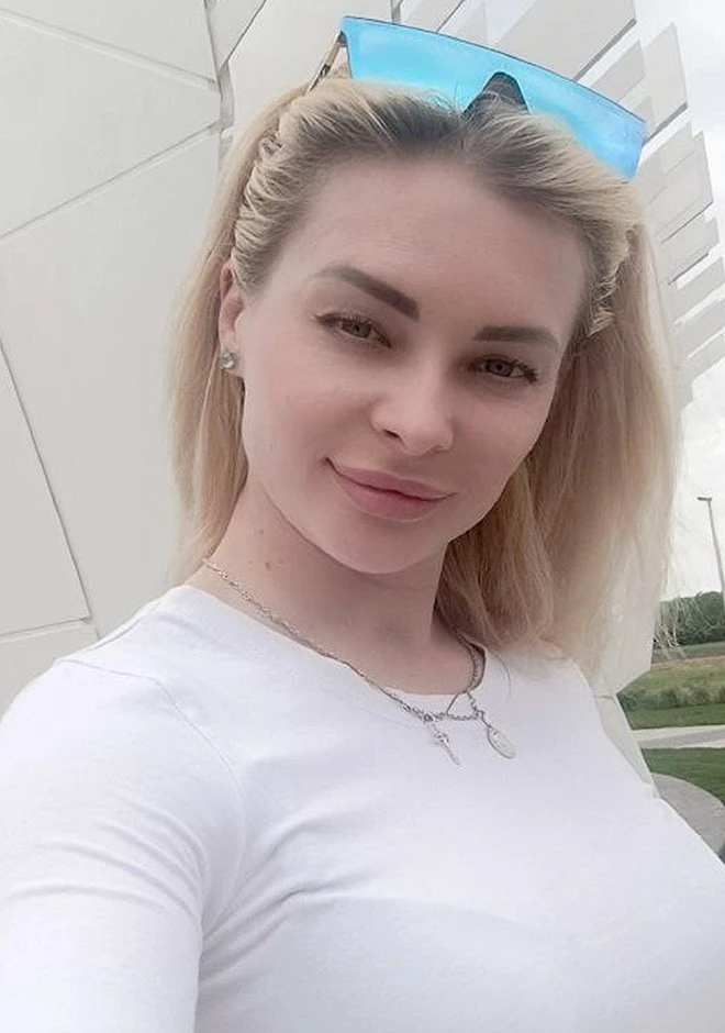 Single girl Iryna 36 years old