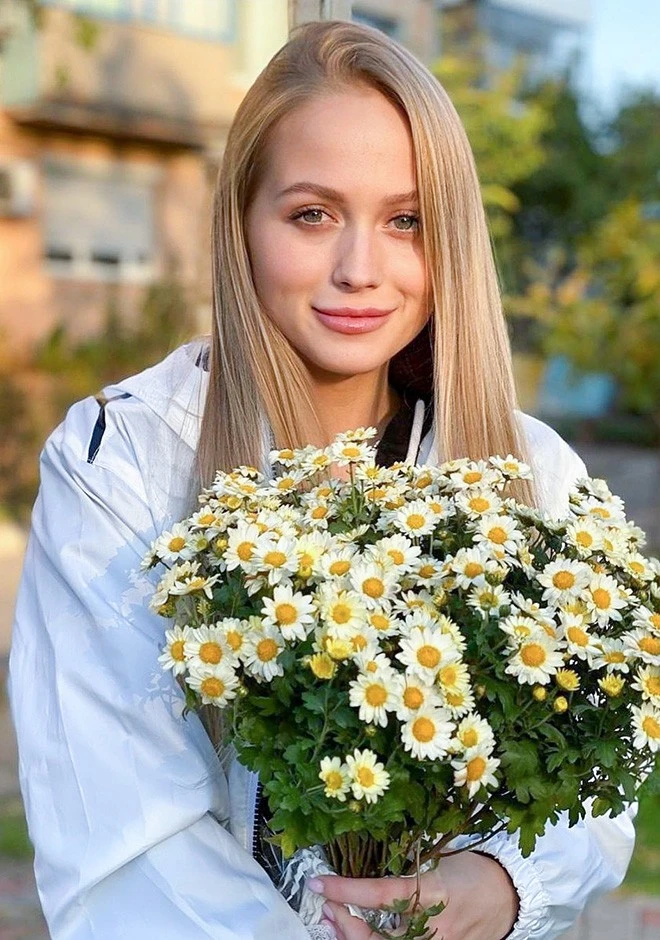 Ukrainian bride Yana from Khmelnytskyi